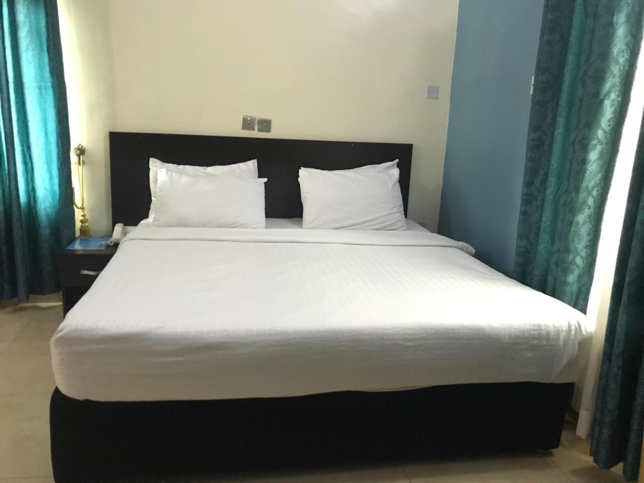 Hayatt Hotel เอนูกู ภายนอก รูปภาพ