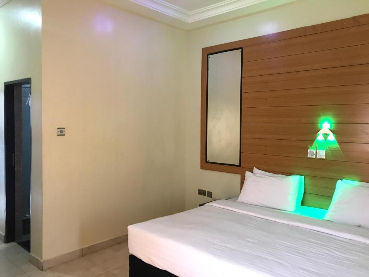Hayatt Hotel เอนูกู ภายนอก รูปภาพ