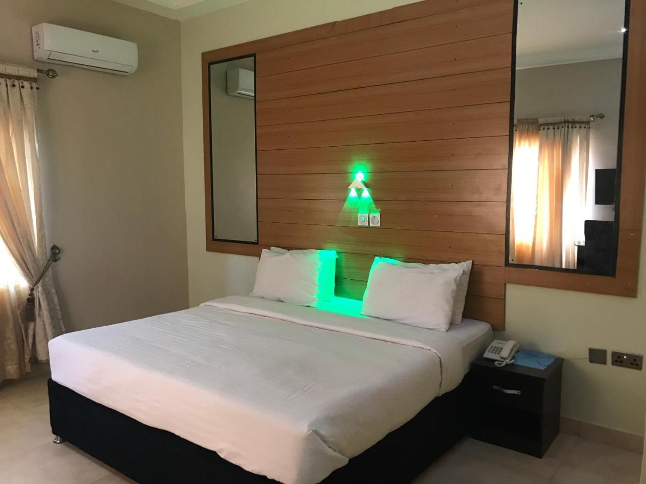 Hayatt Hotel เอนูกู ภายนอก รูปภาพ