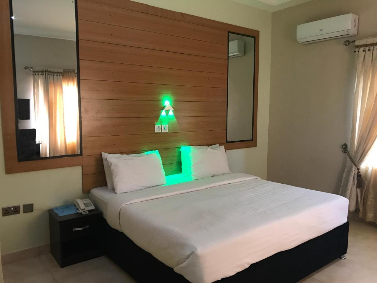 Hayatt Hotel เอนูกู ภายนอก รูปภาพ